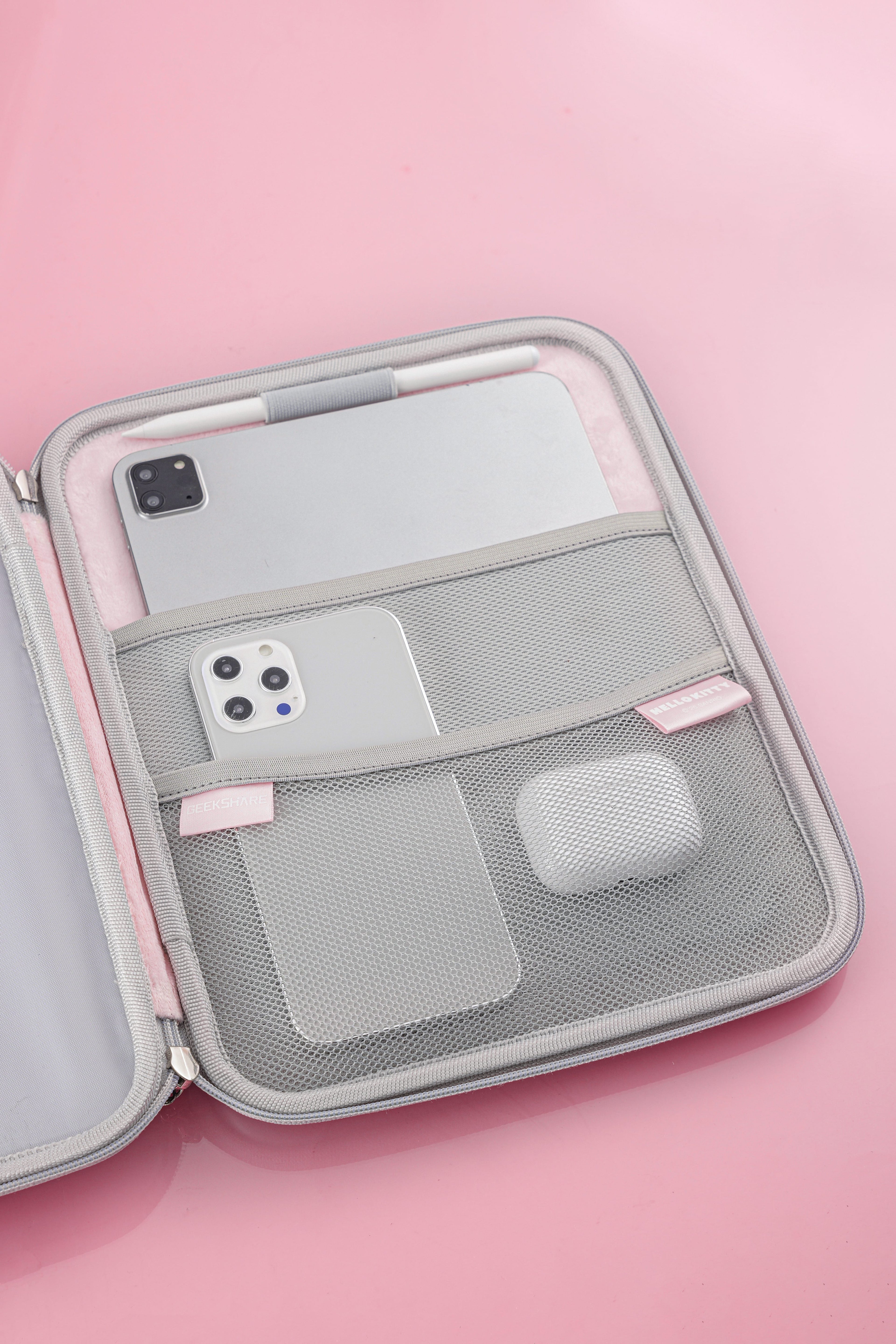 Hello Kitty Shining Silver Heart iPad Sleeve