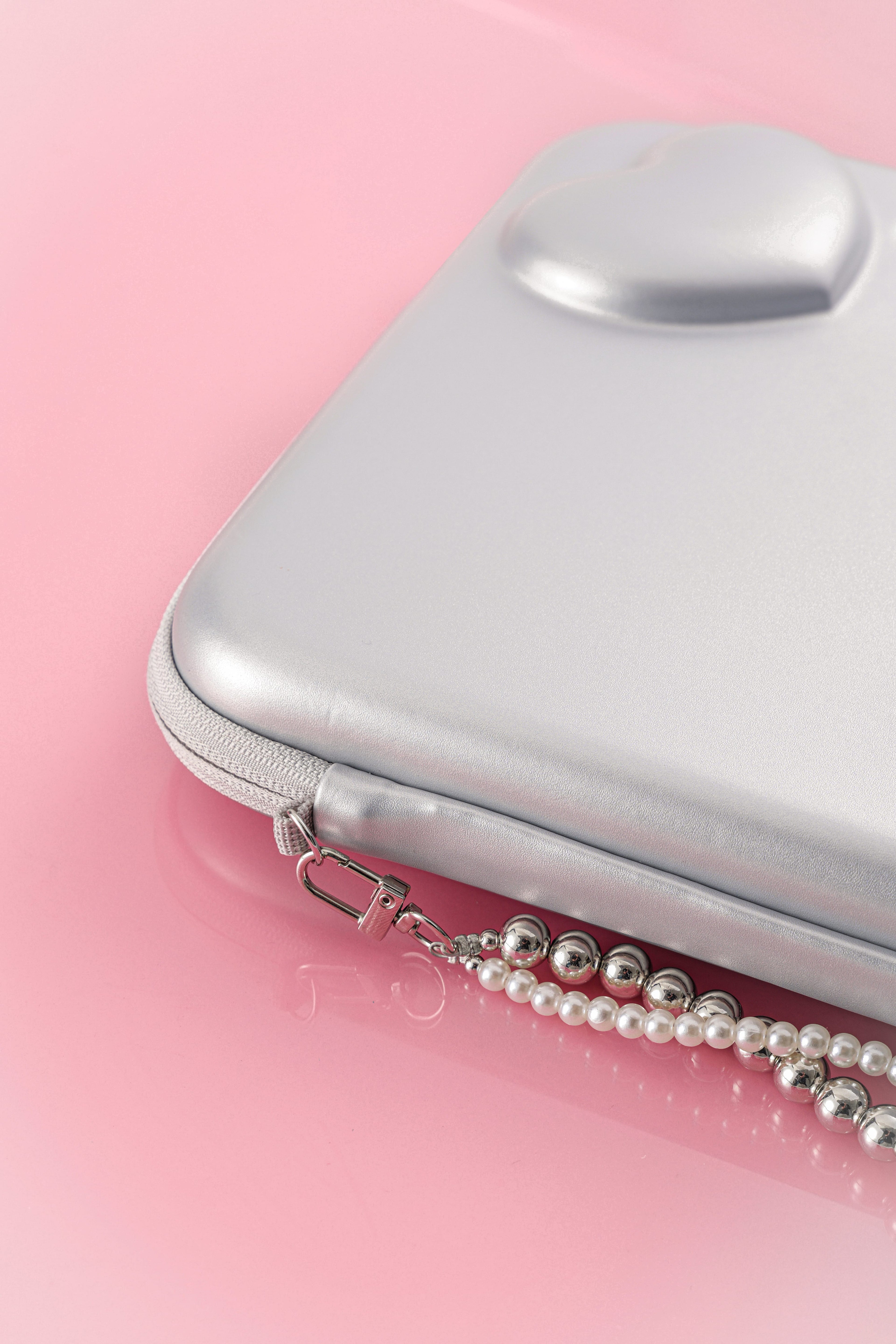 Hello Kitty Shining Silver Heart iPad Sleeve