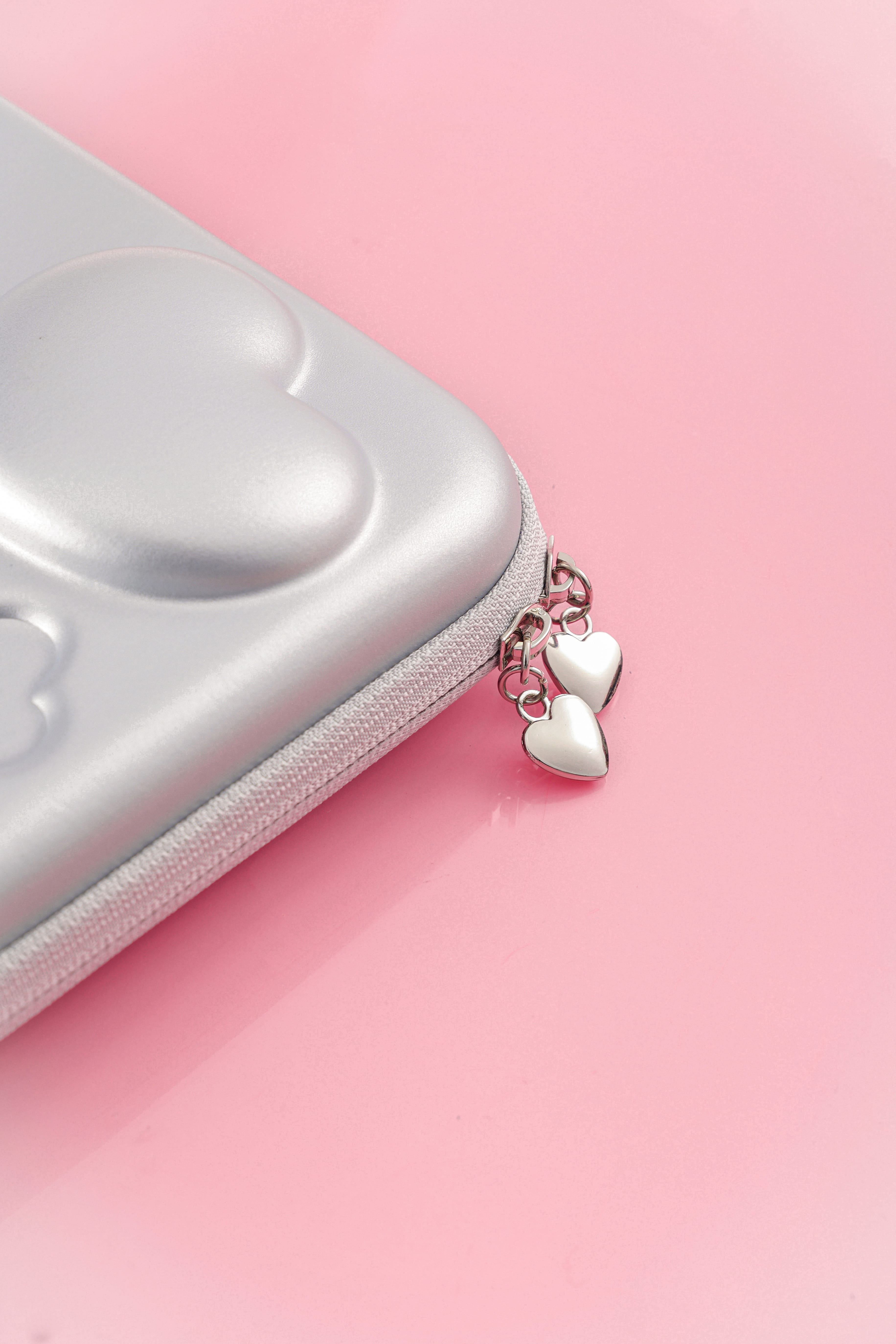 Hello Kitty Shining Silver Heart iPad Sleeve